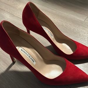 Red Manolo Blahnik pump